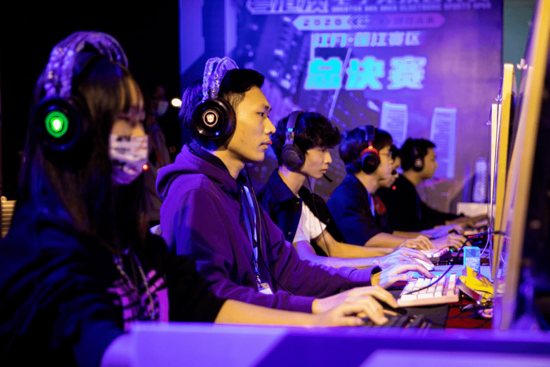 坛的巨大潜 坛的巨大潜